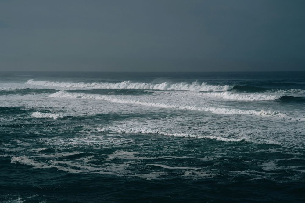 waves-crashing-on-a-dark-stormy-ocean-andrei-r-popescu-cotb19-2gt8-unsplash.jpg